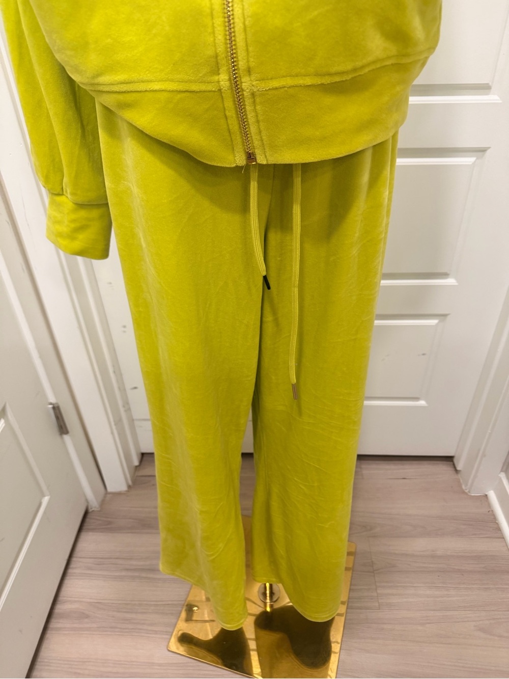 Truth by Republic Chartreuse Green Velour Hoodie & Wide-Leg Pants Set - Picture 4 of 6